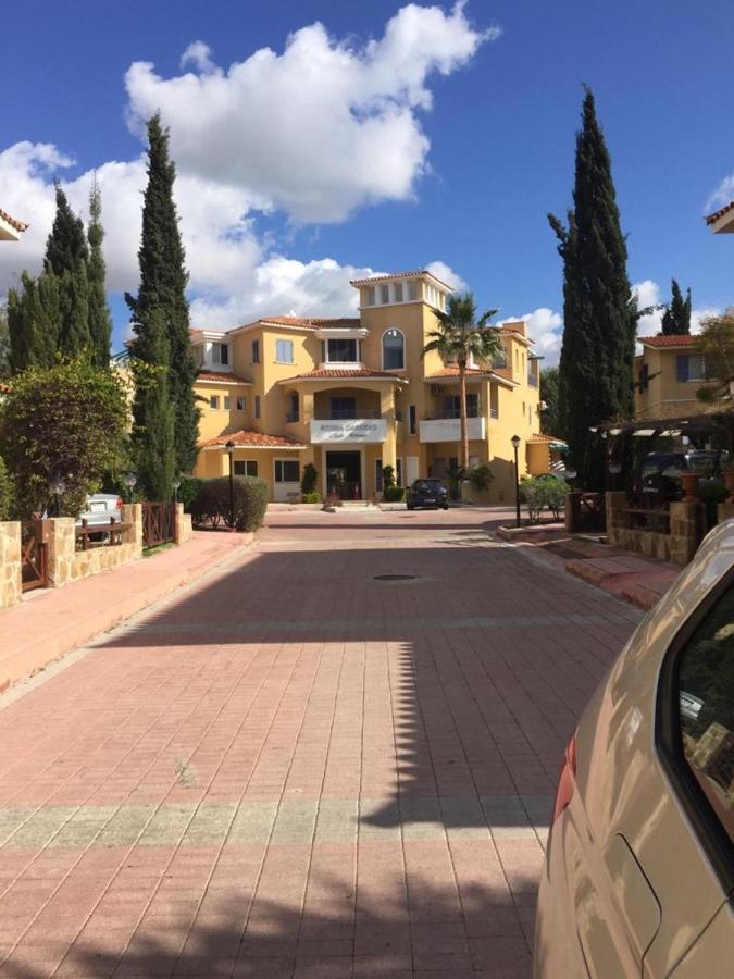 Beautiful Regina Gardens Apartment Paphos Bagian luar foto