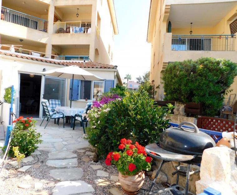 Beautiful Regina Gardens Apartment Paphos Bagian luar foto